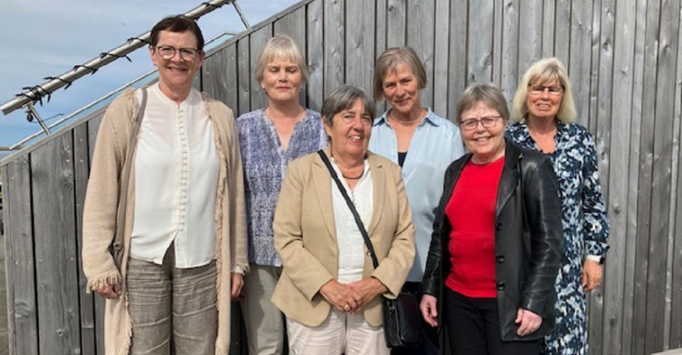 Stjórn U3A Reykjavík starfsárið 2023-2024. Frá vinstri: Hjördís Hendriksdóttir, Steinunn Ingvarsdóttir, Birna Sigurjónsdóttir, Guðríður Þorsteinsdóttir, Guðrún Bjarnadóttir og Þórleif Drífa Jónsdóttir